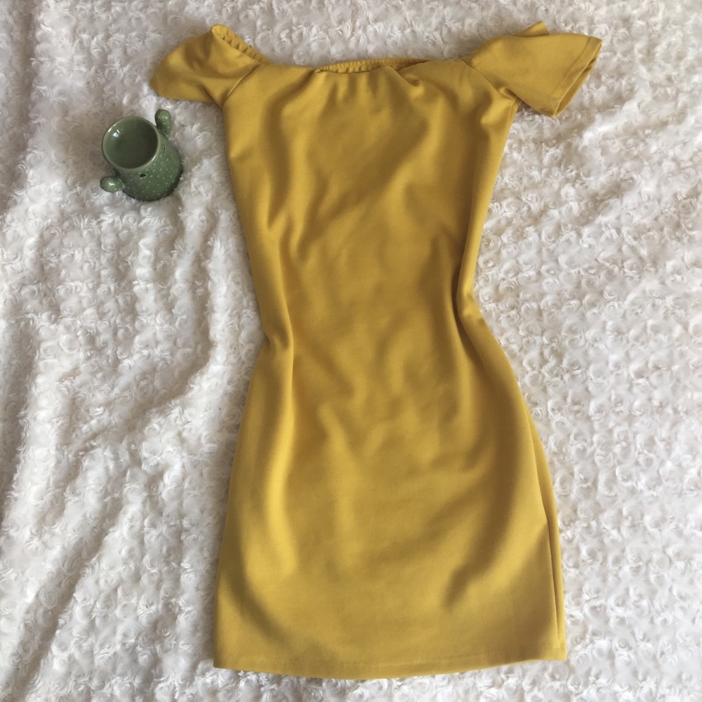 ✨Off the shoulder mini dress ✨